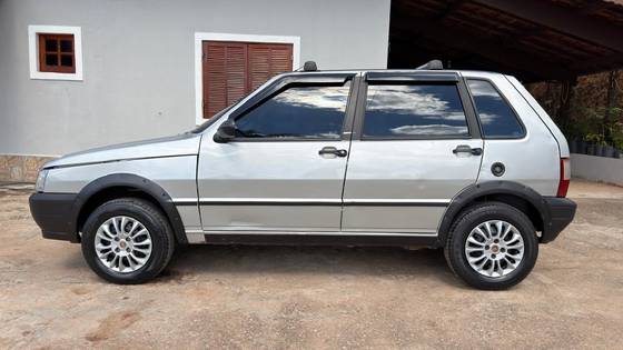 FIAT UNO 1.0 MPI MILLE FIRE 8V FLEX 4P MANUAL FIAT UNO 1.0 MPI MILLE FIRE 8V FLEX 4P MANUAL